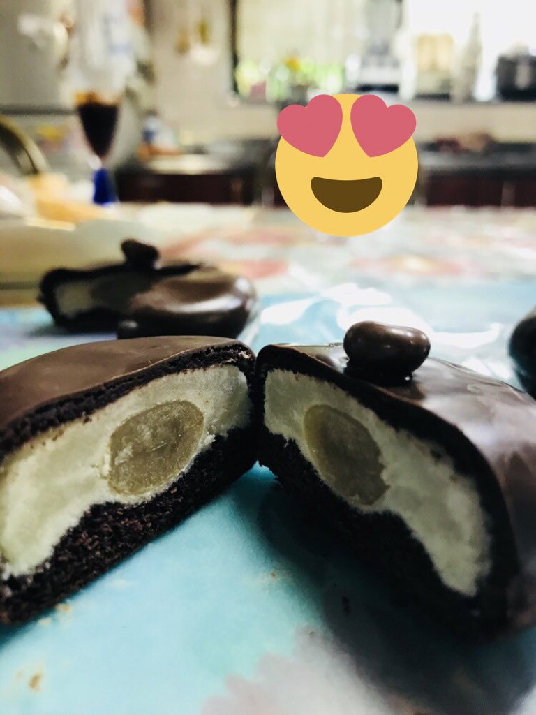 K718Bunny's tweet photo. チョコレートまんじゅう
美味しい！
＠白餡から作ったよ https://t.co/hnLPzycBvG