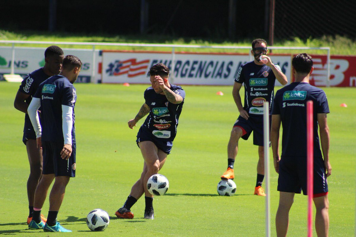 calvo05oficial's tweet photo. Con una “rabona” empezamos las prácticas con la tricolor 💪🇨🇷⚽️ ➡️ 🇷🇺 #Parecefacil #FC15 https://t.co/Dym4THVwP8