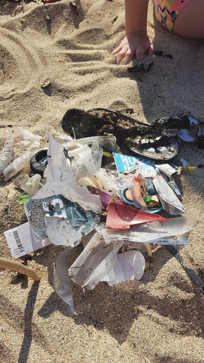 gunnermoore1978's tweet photo. #5minbeachclean Today in #Portsetwart https://t.co/DttLOrIroX