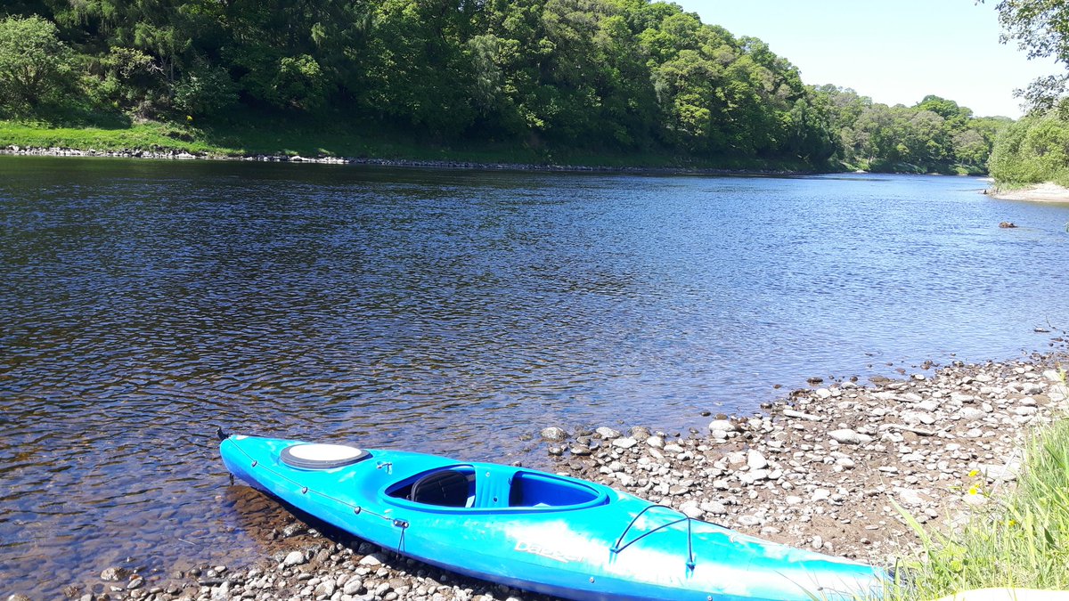 A stunning day on the silvery River Tay. #canoeparadise #daggerkayaks #ecocampglenshee #scotlandisnow