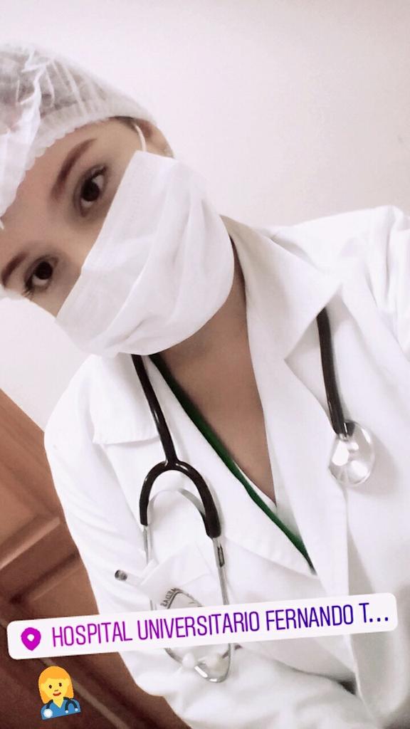 zuletista71's tweet photo. Señores @FiscaliaCol está señorita @andreinalvt que trabaja o es médico en el Hospital Fernando Troconis de Santa Marta amenaza de muerte el presi @AlvaroUribeVel. Anexo fotos de la señorita. Quedamos atentos a los resultados. https://t.co/opEEYmHcDl
