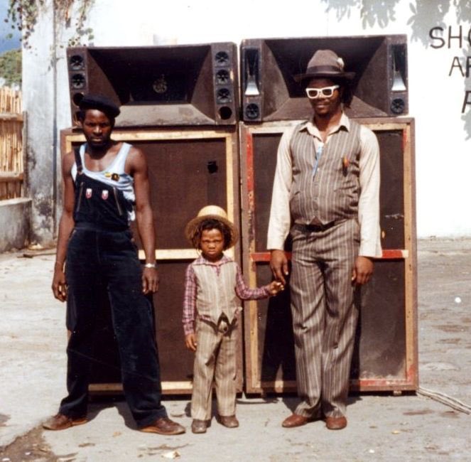 rootsinsession's tweet photo. #Reggae monday @radiostudent 📻 #Radioshow tonight at 9pm 🇯🇲🔊 ft. trakz @E_N_Young @BananaZvuk #ForelockArawak @runitagency @XL_MAD @NiceUpRecords @djrahmanee @BORNONROAD @TheHeatwave @ariesuk @Kelvin373 @Von__D @alphasteppa #Weedingdub #Jahyu @DubsGaloreRecs #TheWet &amp; more🚦 https://t.co/Vsn7cmL4xh