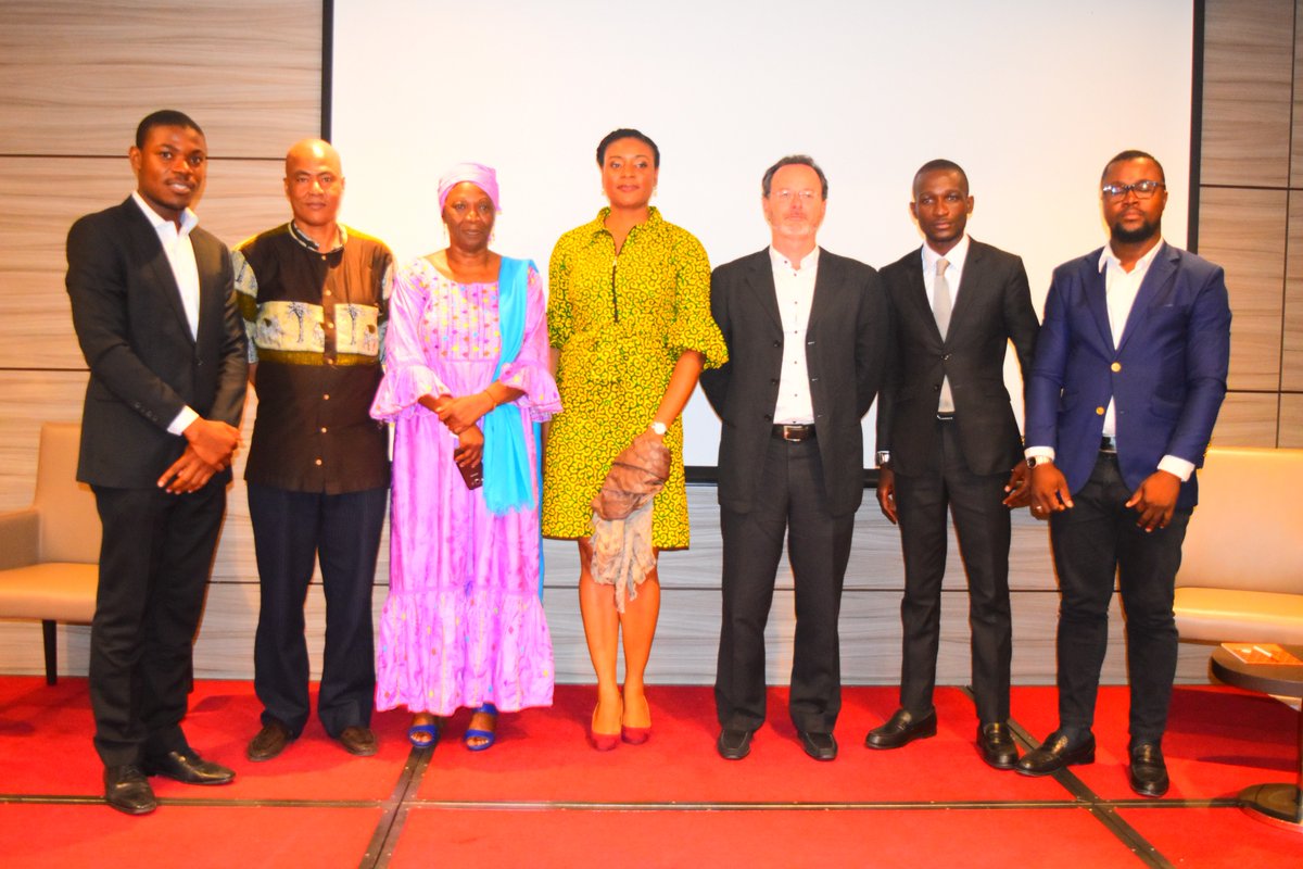 EmmanuelDaboPhD's tweet photo. Lire le compte-rendu de l'#AfricaCommsWeek à #Abidjan en cliquant sur ce lien ► https://t.co/GO9o3ksvlW
@AfricaCommsWeek @MissKachie @IEBusiness @africawebfest @ChristianCI225  #ACWAbidjan2018 #Storytelling #TheAfricaWeWant #LifeatIE #AWF2018 https://t.co/yKuRfqaPSx