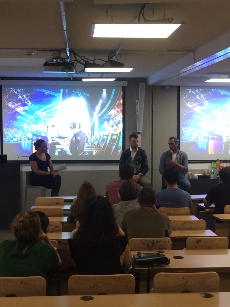 eSport_IICP's tweet photo. On débute la conférence par l’histoire de l’#esport ! #DigitalEsport #event #paris https://t.co/Iqq1hUvEUG