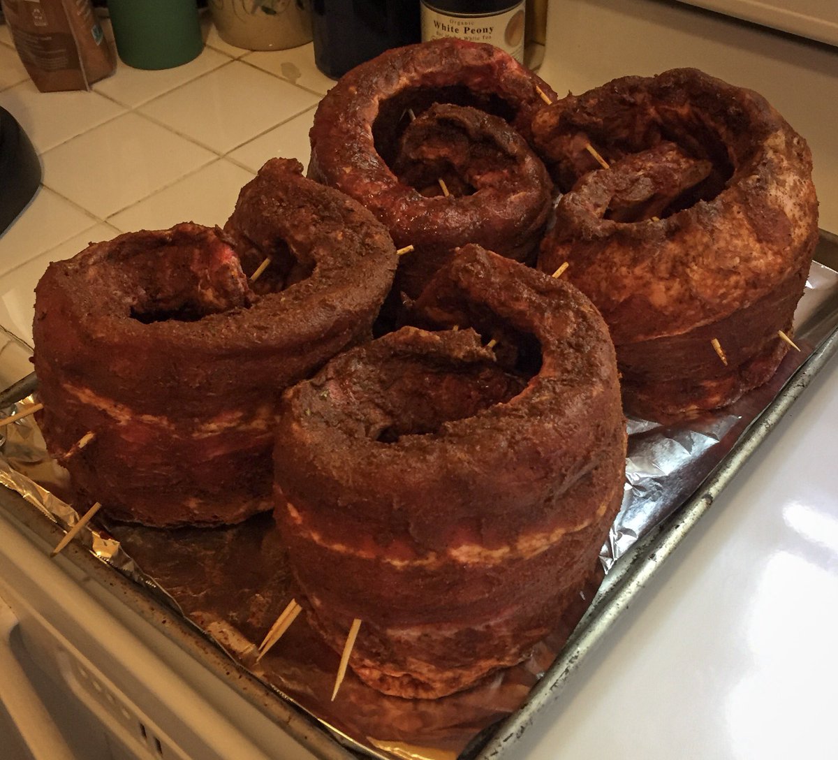 JennyWoodman's tweet image. Overnight rub, 10:15a prepped and ready for our annual rib smoke. #magicdust #MemorialDay2018 #peaceloveandbbq