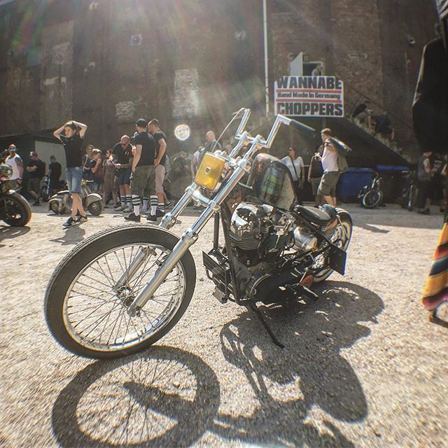 KustomLove's tweet photo. #kustomlove #motorcycle #chopper #custombike #customlife #kustomlife #vintagemotorcycle #ridefree #nobikenolife #letsride #motorrad #cool #socool #followme #dailypic #instagood #😎 #choppershit #harleydavidson #harley #hd #choppercult #ridingeasyrecords #easyrider via Instagr… https://t.co/7b7NmXzY2Z