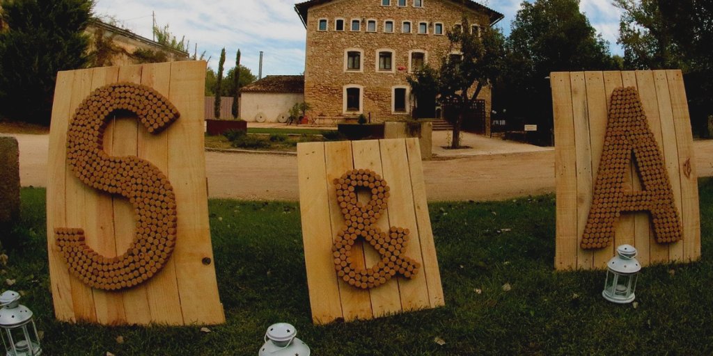 tictacmade's tweet photo. Se acerca la temporada de bodas 2018 y os queremos enseñar estas letras gigantes con las iniciales de los novios. ¿Os gustan?🌺 Más info por privado o en el link https://t.co/viy64yhcN8
#handmade #wedding #tictacmade https://t.co/bMl9s0rTBH