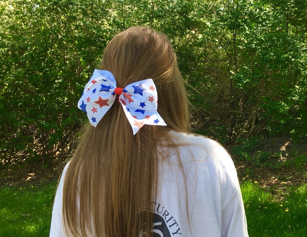 _rachel_roo_'s tweet photo. I hope everyone is enjoying their Memorial Day ❤️⚪️💙 #chasseathlete18 #mychasseway #ad https://t.co/uBtItv8Xaa