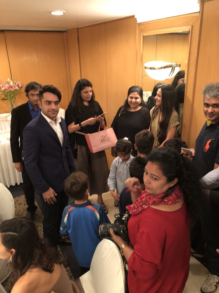 gauravkapur's tweet photo. Some BTS moments from #CEATCricketAwards https://t.co/MwEPRvJRk6