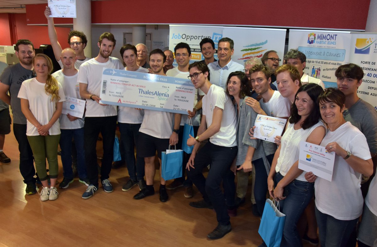CACPLOfficiel's tweet photo. 📸🚀 #AIS2018 Retour en images sur la victoire de #Lycie lors de cette édition 2018 d'ActInSpace, organisée par #CannesLérins et @TelecomValley à @villecannes. 🏆🎉 Ils iront maintenant à Toulouse pour la grande finale les 26-27 juin... Bon courage à eux et félicitations encore ! https://t.co/KVrlPnnRcJ