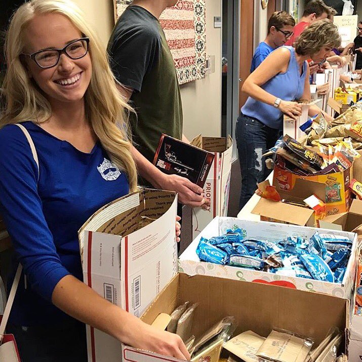MissArcadiaAZ's tweet photo. Today we remember the brave men and woman who have fought for our country. We can not spend any day ungrateful for this country and it’s freedoms but it is especially important to count our blessings today. Support our troops every month by making care packages with @azmfsg 🇺🇸 https://t.co/cE4t3qe12b