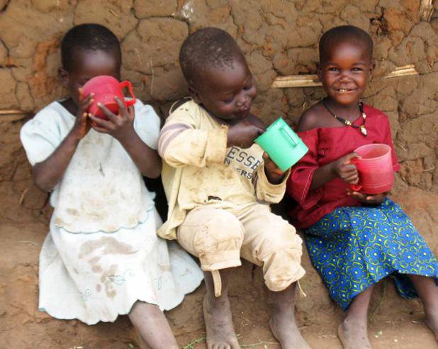 outreachuganda's tweet image. Want to feed 350 children for $25? Know someone else who may? Please share!  RT  #outreachuganda Help Here: ow.ly/F9Zxh
