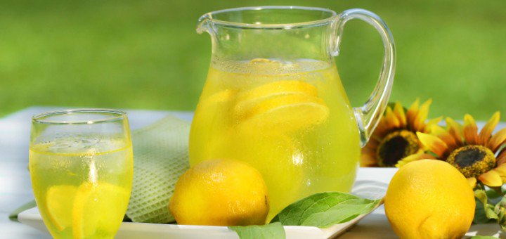 getnoshbox's tweet photo. 🎵 'Cause you're hot then you're cold... 🎵

When it's as hot outside as it is on this Memorial Day, you might reach for a cool glass of lemonade. But hot drinks could actually cool you down better. 

What?! Today, we look at the evidence for hot vs. cold:
https://t.co/2aWDxbv8uJ https://t.co/3Vm2HyHd5x