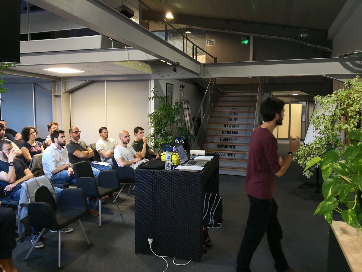 aix_js's tweet image. Un nouvel opus de #AixJS sur #Redux et @GraphQL c&apos;est en ce moment chez #SII !