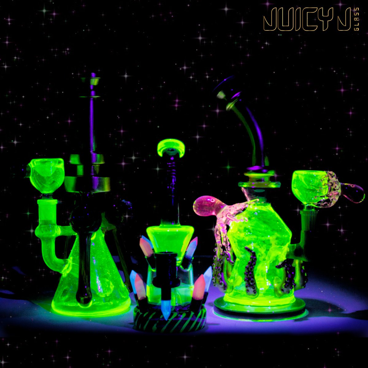 Go to JuicyJglass.com and grab your UV RIG and #GetTrippy #JuicyJ #JuicyJGlass #24kgold #handmade #juicyjglass #juicyj #international_highlife #worldofdabs #marijuana #cannabis #cannabiscommunity #weed #weedstagram #weedstagram420 #ganja #stoner #stoners #stonernation