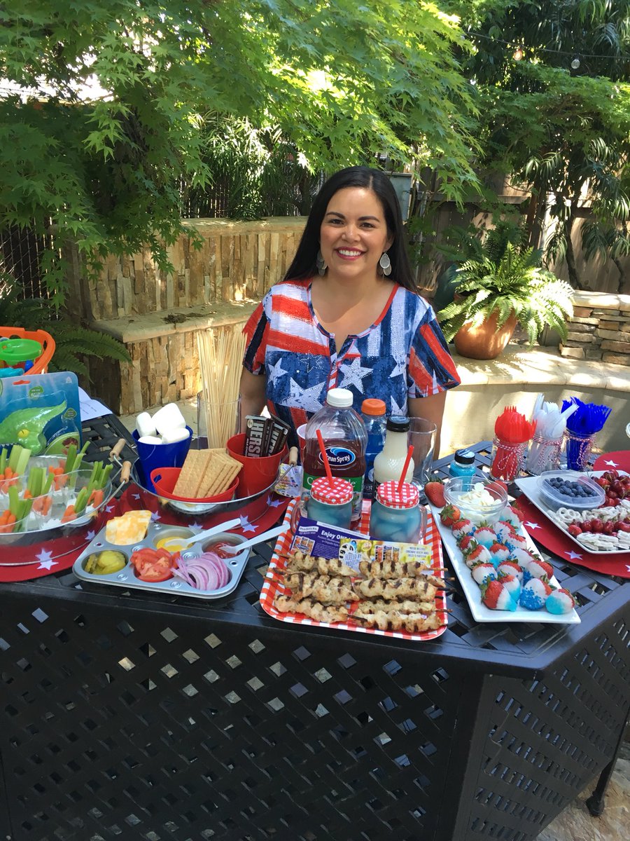 blogaboutitall's tweet photo. You can catch my patriotic segment on @Studio40Live today at 11 am @FOX40.ππΊπΈ
.
.
.
#sacramento #tv #fox40news #studio40live #blogger #memorialday #patriotic #parties #entertaining #blogaboutitall https://t.co/9LtRzUXOlP