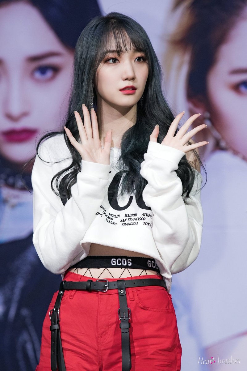 ___Hyacinth___'s tweet photo. 180528 #PRISTINV(#프리스틴V)  #로아(#김민경) https://t.co/LKtqa5A9vb
