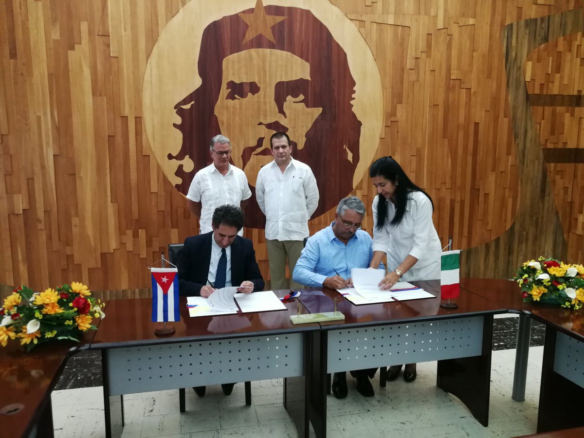 Havana - 28th of May - signed with DG Guerra Campana, at the precence of VM Cid Carbonell and Ambassador Ferrari, new MOU in #Renewable Energy. <a href="/ItalyUN_NY/">Italy UN New York</a> <a href="/ItalyinCuba/">Ambasciata d'Italia a L'Avana</a> <a href="/glgalletti/">Gian Luca Galletti</a> <a href="/ItalyMFA/">Farnesina 🇮🇹</a> <a href="/marioafrica/">Mario</a>