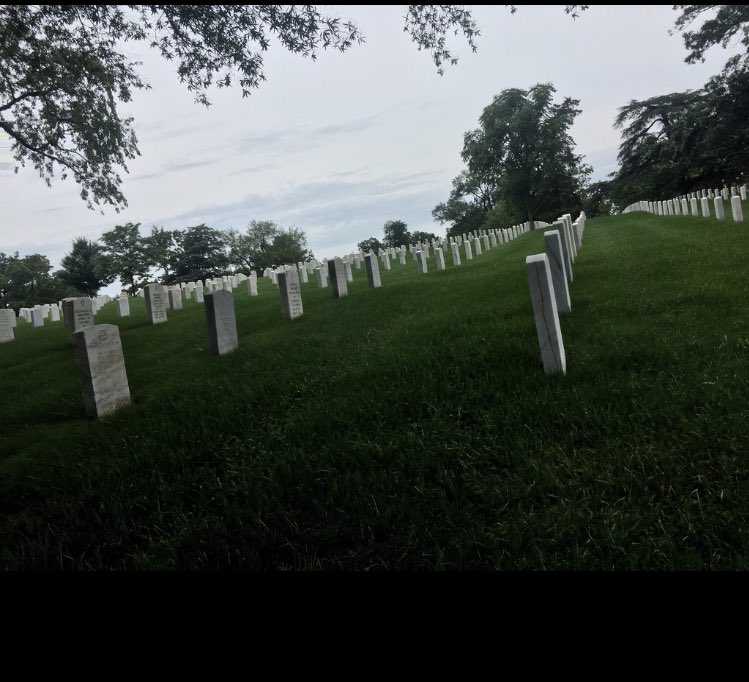 bri_hosk's tweet photo. Happy Memorial Day to all of those who have lost their lives over seas, have loved ones out there fighting, who are involved in the military and to all of those who love their country♥️🇺🇸💙 https://t.co/V8W1YXBC7E