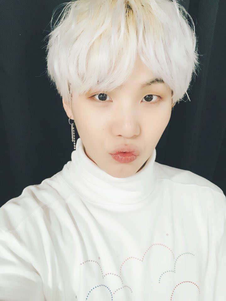 _anpantae's tweet photo. извините, меня бомбит
#WeLoveYouMinYoongi https://t.co/Q7ANCT9ULd