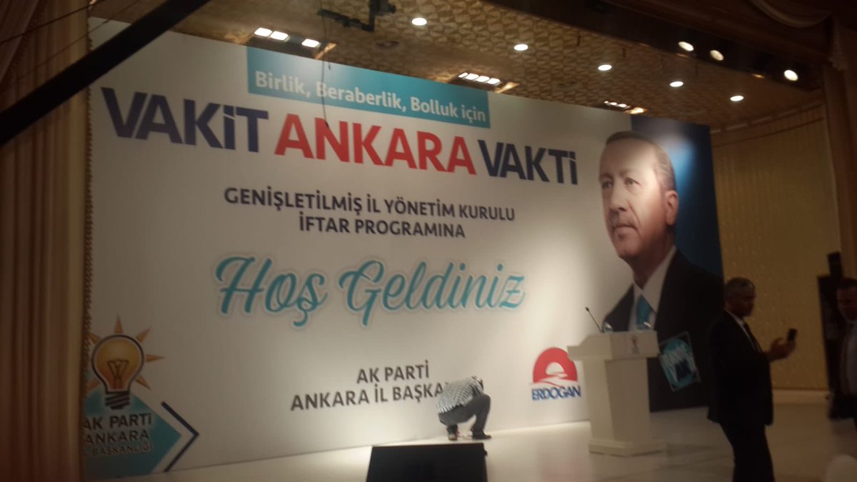 feramuzustun's tweet photo. Ak parti Ankara il başkanlığımızın kuruluştan bugüne görev yapan yönetim kurulu üyeleri ve teşkilat mensupları İçin düzenlenen vefa iftarına katıldık. https://t.co/0oGXyvt81Q