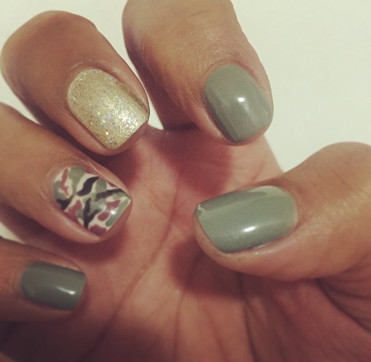 #ManicureMonday! We love these #CamoNails for winter!!❄️