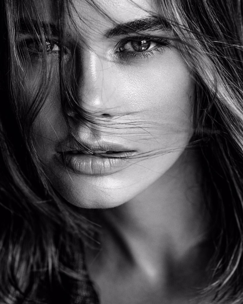 anaponcees's tweet photo. New updates 💥 https://t.co/VrRuGvQuPZ 💥 #photoseries @john_alm_ &amp; @noeminohales #makeupartist #model #anaponce #sightfamily #karamodels #modelwerk #zonemodels #crystalmodels #wavemodels #icemodels https://t.co/KgXpNw4Kap
