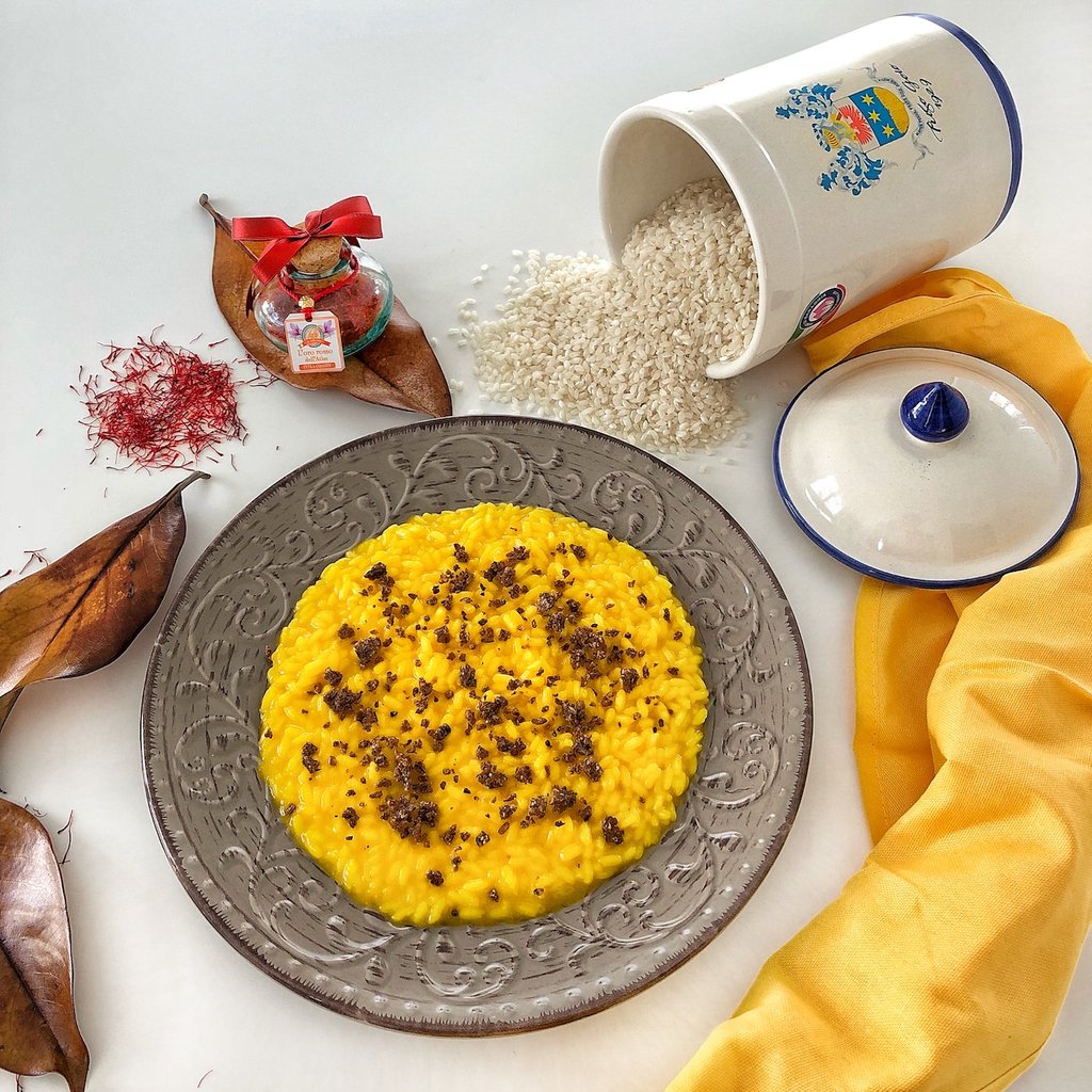 Il risotto allo #zafferano in versione vegan, più leggero ma dal gran sapore! Un riso eccezionale il S. Andrea di Baraggia DOP. Scelto tra gli ingredienti della @Bocuseitalia vi stupirà per la capacità di mantecare senza aggiungere grassi. Ecco la ricetta! risoeriso.com/risotto-allo-z…