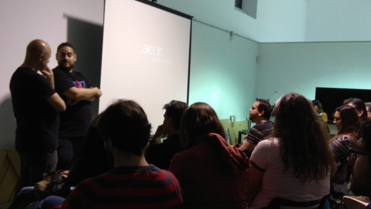 jrlopezbenito's tweet photo. Ya que últimamente ando día sí día también por #Madrid tenía que acercarme al #meetup de los #DevelopersCircles de @facebook para ver que se cuece y saludar al grande de @Robertogeek Romero y desvirtualizar por fin a @icynthia 😁 https://t.co/8IX8NUYhQb