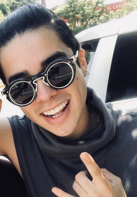 cuartodemario's tweet photo. 😎

#MTVLAINSTAMXMARIOB 
#PremiosMTVMiaw https://t.co/Pa5rJHPiS7
