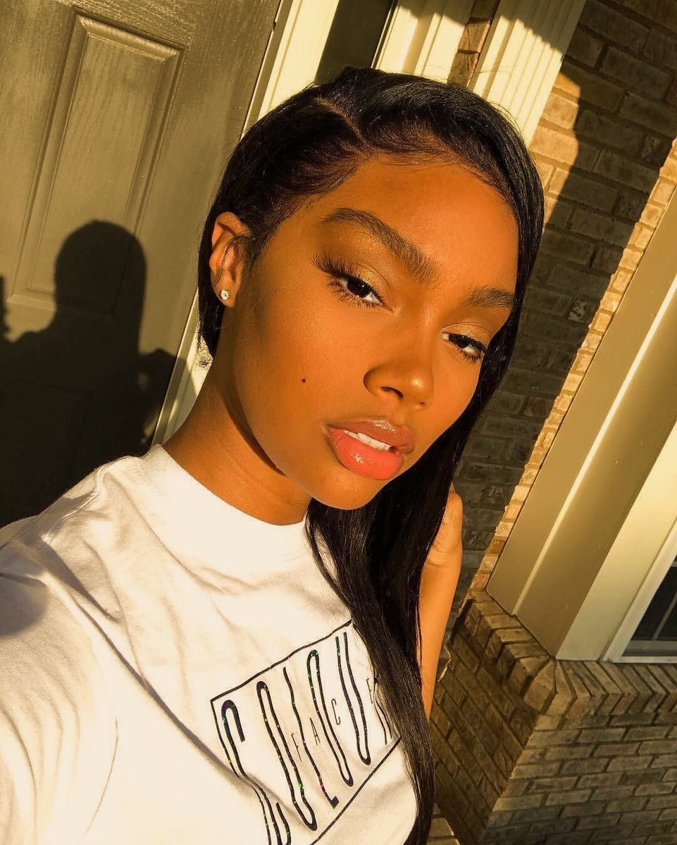 glossierthreads's tweet photo. A Thread: hour to fake golden hour!! https://t.co/lFObIeu5Qk