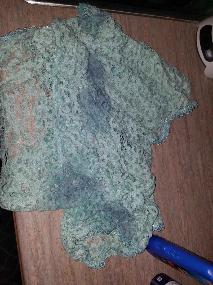 swamptromper's tweet photo. @SouthwestAir extremely upset about the way my luggage arrived in the Grand Cayman yesterday. Our luggage was SOAKED and our clothing stained. Literally everything on the top 5 inches was dripping. I'm not sure what happened, but this amount of water seems like negligence. https://t.co/Izv4SdJjLI