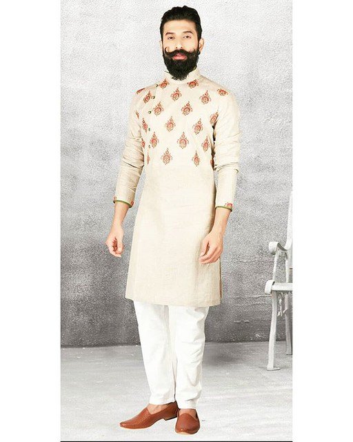 DottieKingston's tweet image. Reposting @aryanthespian:
"In life have a friend that is like a mirror and shadow. Mirror doesn't lie and shadow never leaves..." .
.
.
#aryannair #beard #beardedmodels #beardedlife #beardman #beardstyle #beardedmen #designerclothes #ethnicwear #attitudeofgratitude #fashionlovers