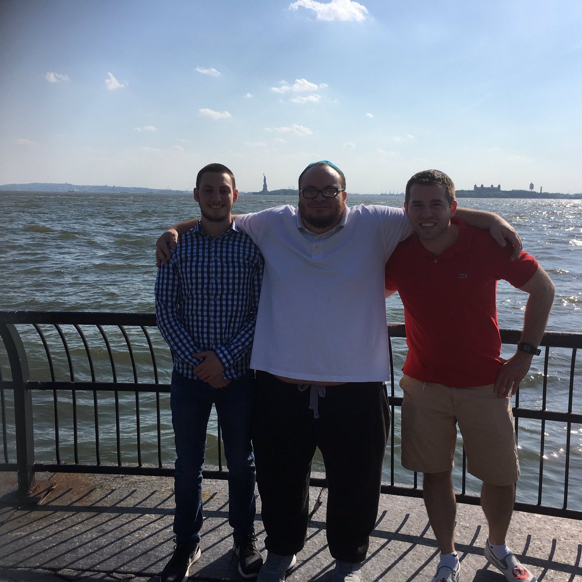 4 mentches on Yeshivacation- can you spot the 4th?
#Vacations #NewYork