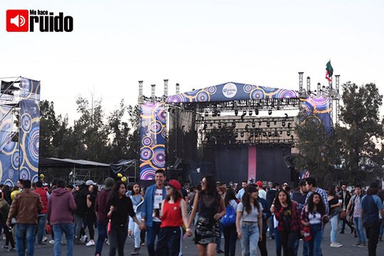 mehaceruido's tweet photo. Conoce todos los artistas estarán en el #CoronaCapital18 https://t.co/HxdQowFbut https://t.co/iDEiW15hEK