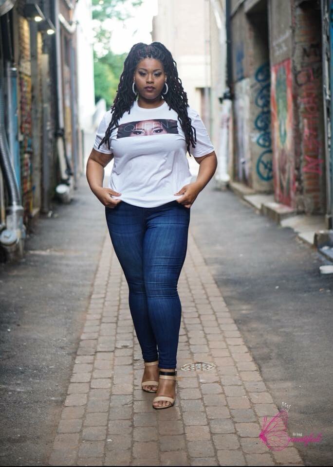 _QueeninJeans's tweet photo. They’re here! 👑 QueenInJeans Summer Tees have finally arrived! See how you can get 20% off on IG! #LinkInBio https://t.co/q6zOJ207xZ