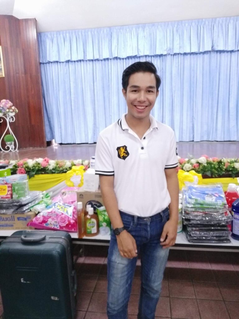 6c54be3a80204eb's tweet photo. ขั่นอ้ายได้น้อง ได้เป็นแฟนน้อง
อ้ายสิดูแลน้องรับรองบ่ไปใส
เคยตั๋ว เคยซั้ว เคยหลายใจ
กะสิหยุดไว้หม่องนี้ https://t.co/x26nAhjcjY