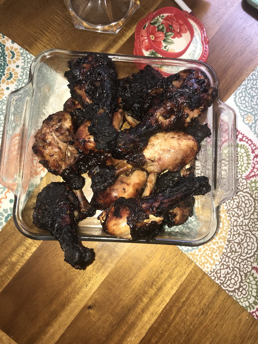 MadisonReag's tweet photo. @GordonRamsay how do you like our  grilled chicken? Smells delicious https://t.co/mGja5TFgOC