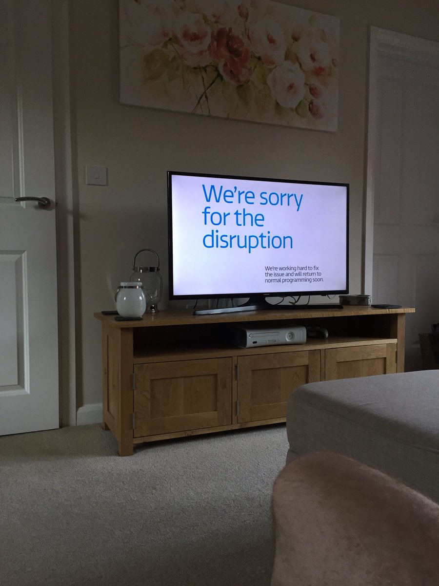 ElliotJ136's tweet photo. Sort it out #itv the music is awful! 😂😂 https://t.co/ob7AJovkn5