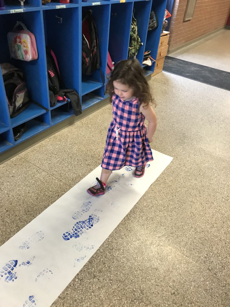 STAKindergarten's tweet photo. We experimented by transferring a shoe print onto paper today to create a collaborative, unique art piece! @RCCDSB https://t.co/sqwzzJ9daP