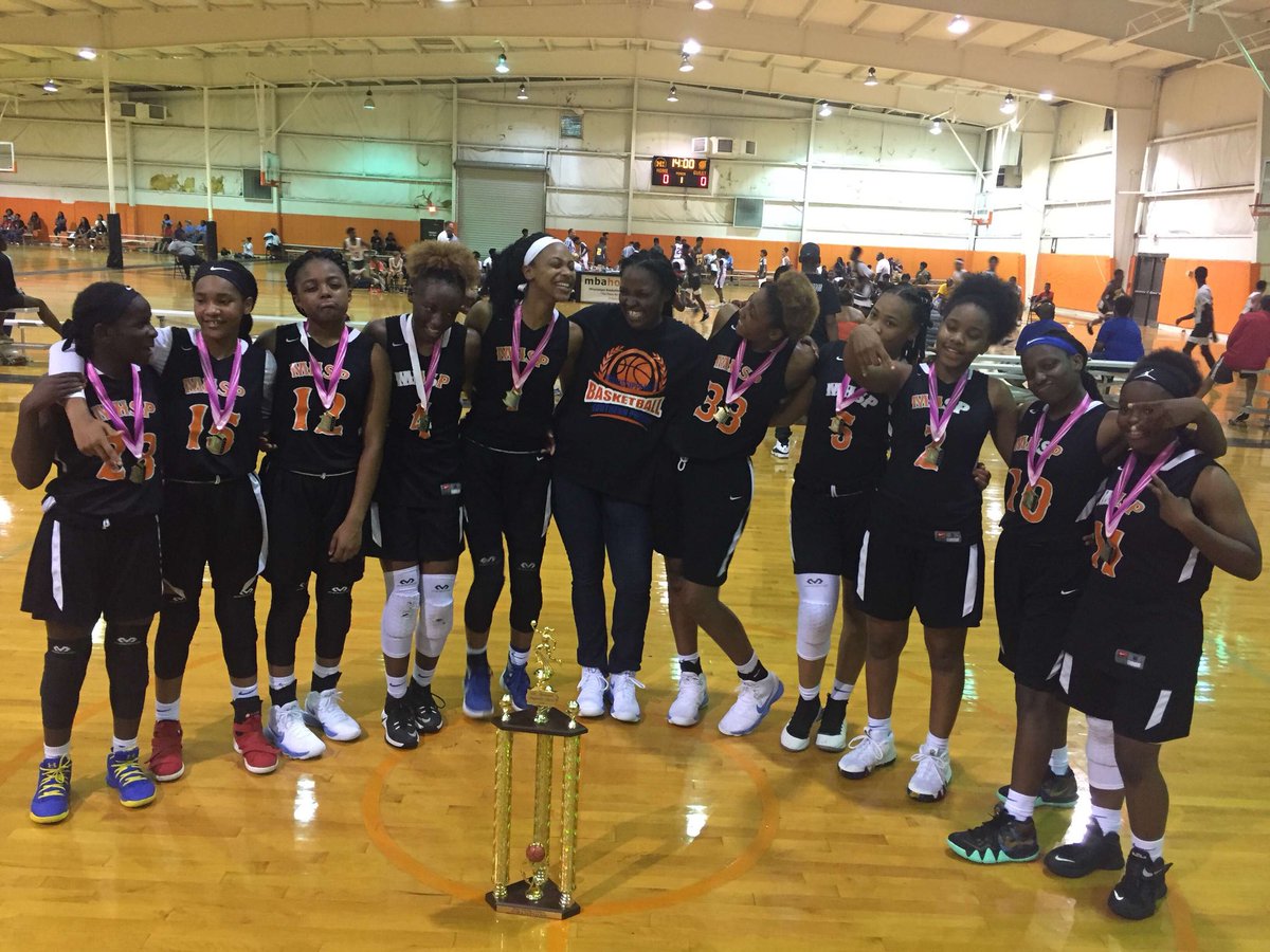 kennedyr238's tweet image. 3rd championship wit my mhsp babes 😽🏀🤟🏼...I love playing with them 💯...#MHSP