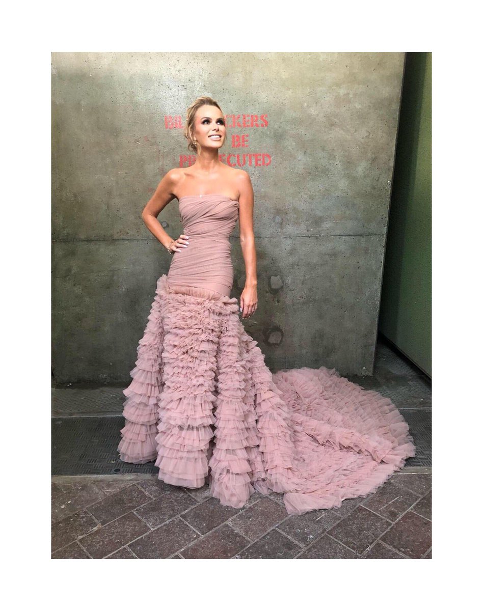 First <a href="/BGT/">BGT</a> live semi-final of the week! dress: <a href="/UelCamilo/">Uel Camilo</a> shoes: <a href="/Prada/">PRADA</a> jewellery: <a href="/hsternofficial/">HStern Official</a> #underthearches channelling <a href="/SJP/">Sarah Jessica Parker</a>