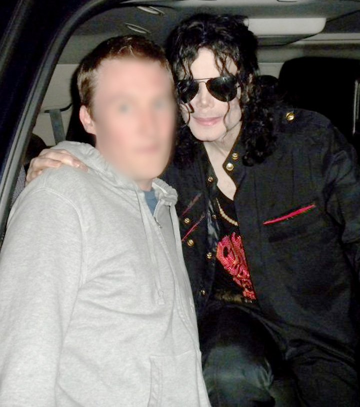 𓅫 Lah 𓅫 いにしえの今日 09年5月29日 Welcome Back Wavy Hair This Is Itツアーが間近に迫まってきてマイケル ジャクソンは ヘアスタイルを突然ウェービーヘアに戻した ソロツアーは必ずその髪型だったため ファン達は やっぱソレ