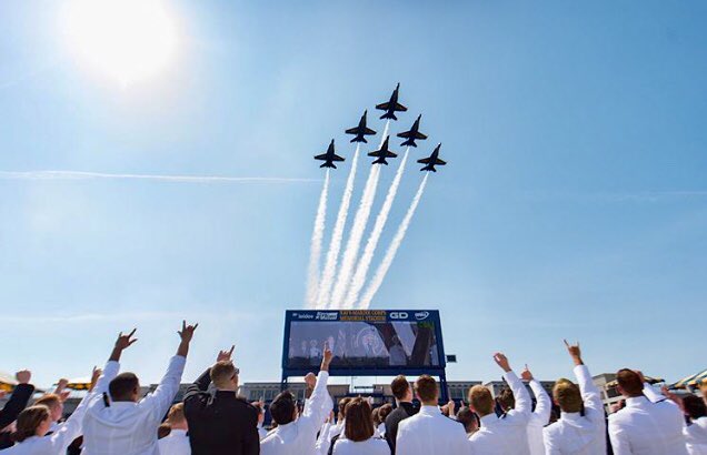 TeamAussiePups's tweet photo. #Pride #Honor #Respect #USNA &amp; #USMA #Congrats 👏🏻👍🏻🙏🏻🇺🇸 https://t.co/xV9JHvzwfs