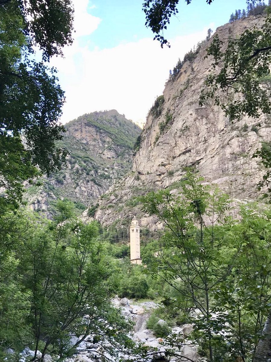 ⚠️⚠️⚠️ SS 36 AVVISO IMPORTANTE ! 
Si è registrato un considerevole aumento della velocità della frana a Gallivaggio. 
Rischio di un imminente collasso. 
Sentiero pedonale allungato a sud fino alla stazione di pompaggio, è per ora aperto.
Passo Spluga aperto.