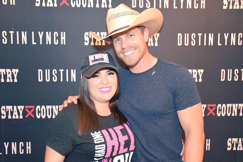 unixcubez's tweet image. 💙🤠 @dustinlynch #MCM take me back! ♥️