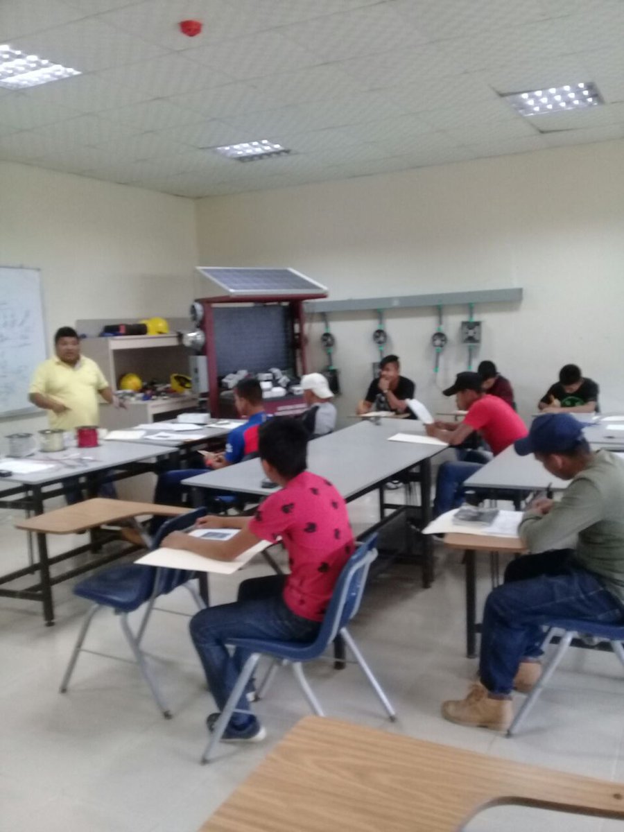 InadehOficial's tweet image. Formamos la mano de obra, según los requerimientos de los sectores productivos. En el Centro INADEH de Arimae, en Darién hoy inició capacitación de Electricidad Básica. #UnMejorInadeh @elsiglodigital @Mitradel