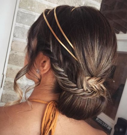 ghdspain's tweet image. Nos encanta este peinado de diosa griega de @lovelylocksbm 😍 Inspírate para subir tu #ghdgoldenlook en Instagram. Recuerda que debes seguir y mencionar a @ghdspain y usar el hashtag de concurso #ghdgoldenlook. ¡El 4 de junio anunciaremos el ganador de una styler #ghdsaharangold!