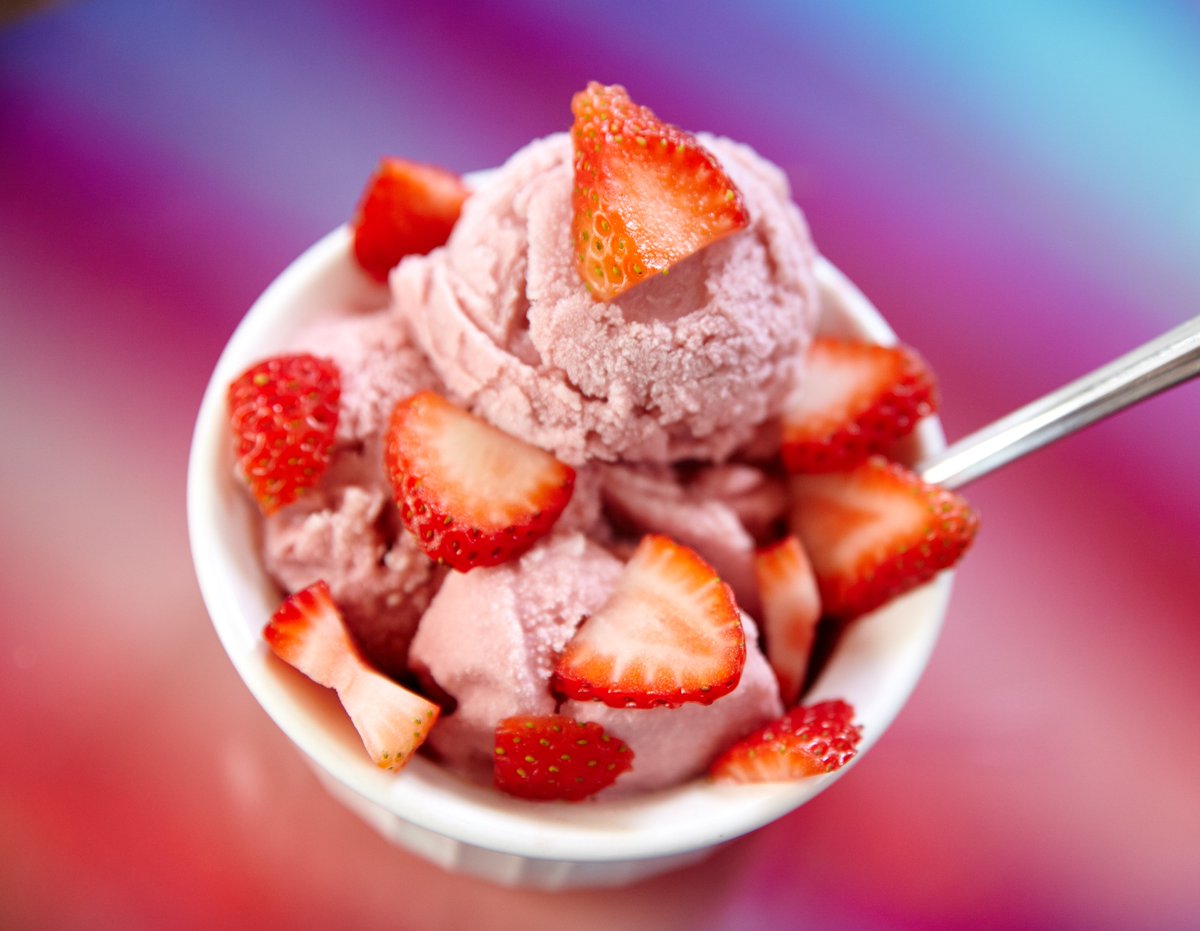 creamerycurious's tweet photo. Yum! strawberry, a classic flavor that never disappoints. Is there a such thing as too many strawberries? #TheCuriousCreamery #MyCuriousCreation https://t.co/PhZlSTjWtA