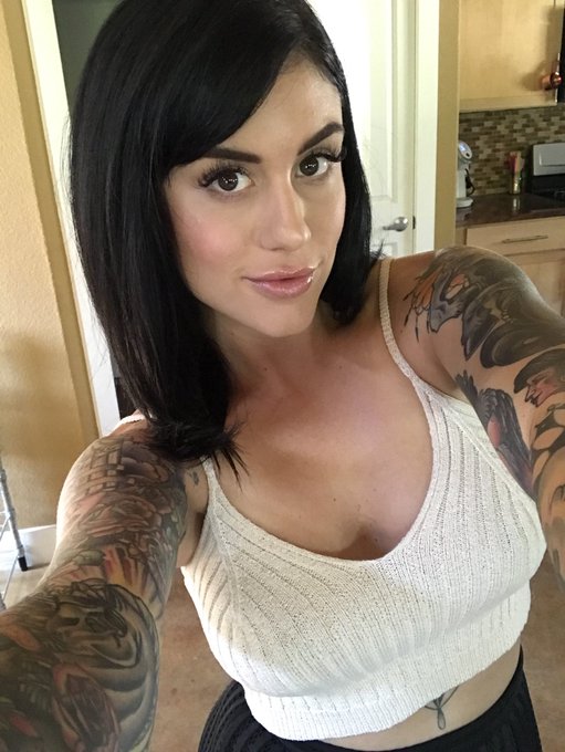 Happy Memorial Day yall 🇺🇸❤️ https://t.co/Nq96xWaNyv